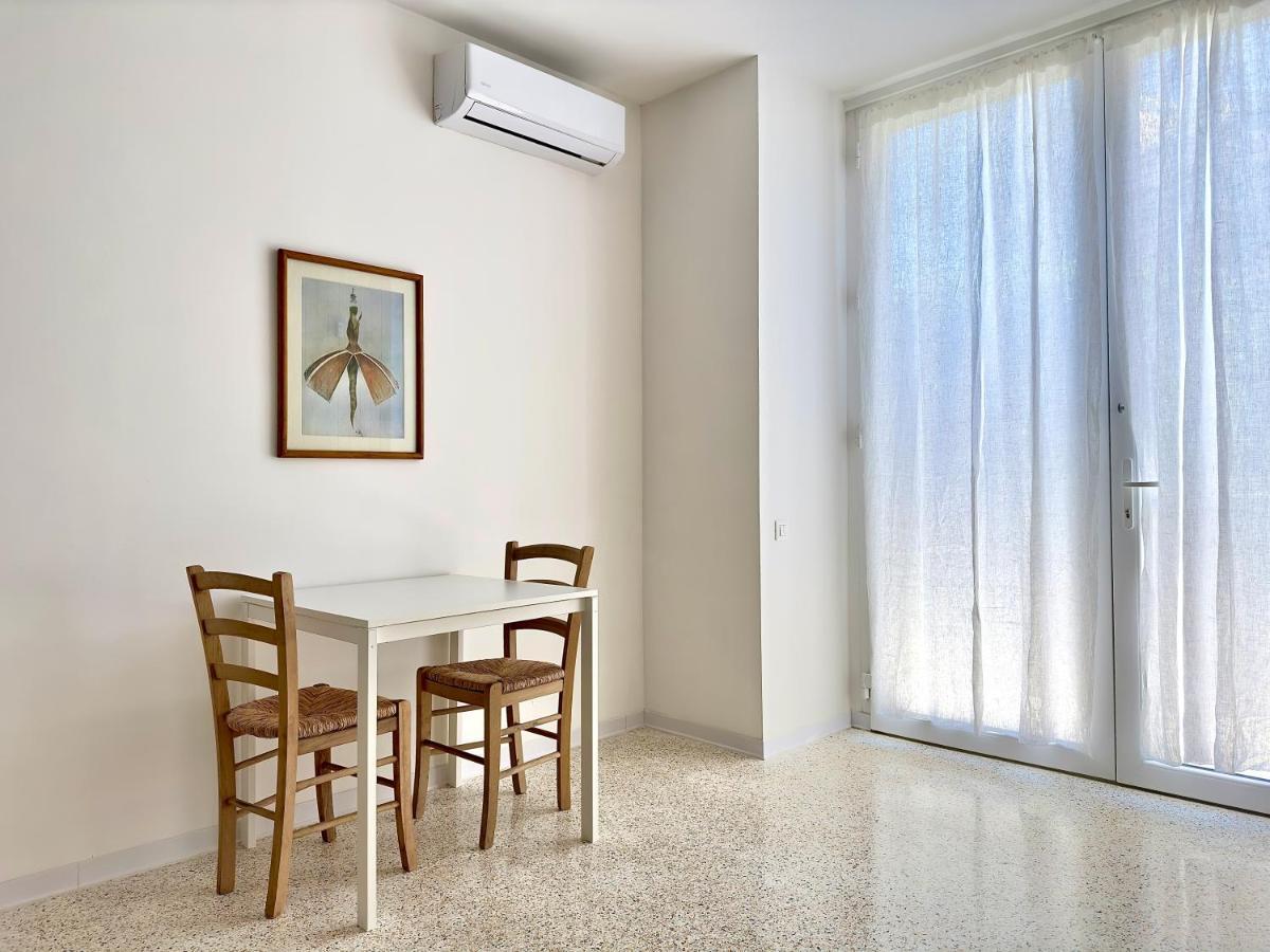 Minimal Apartment Navigli มิลาน ภายนอก รูปภาพ