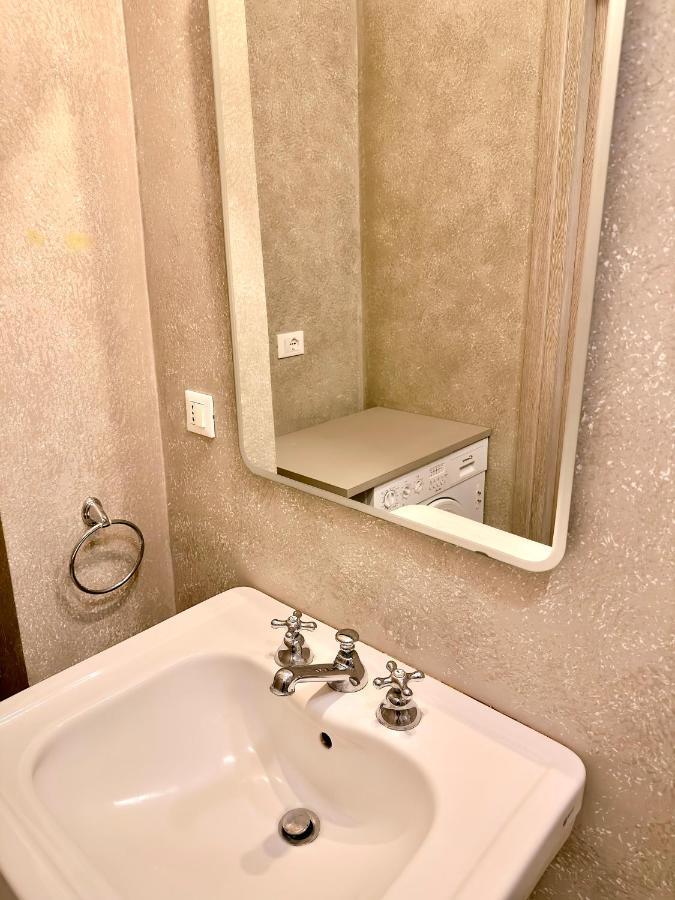 Minimal Apartment Navigli มิลาน ภายนอก รูปภาพ