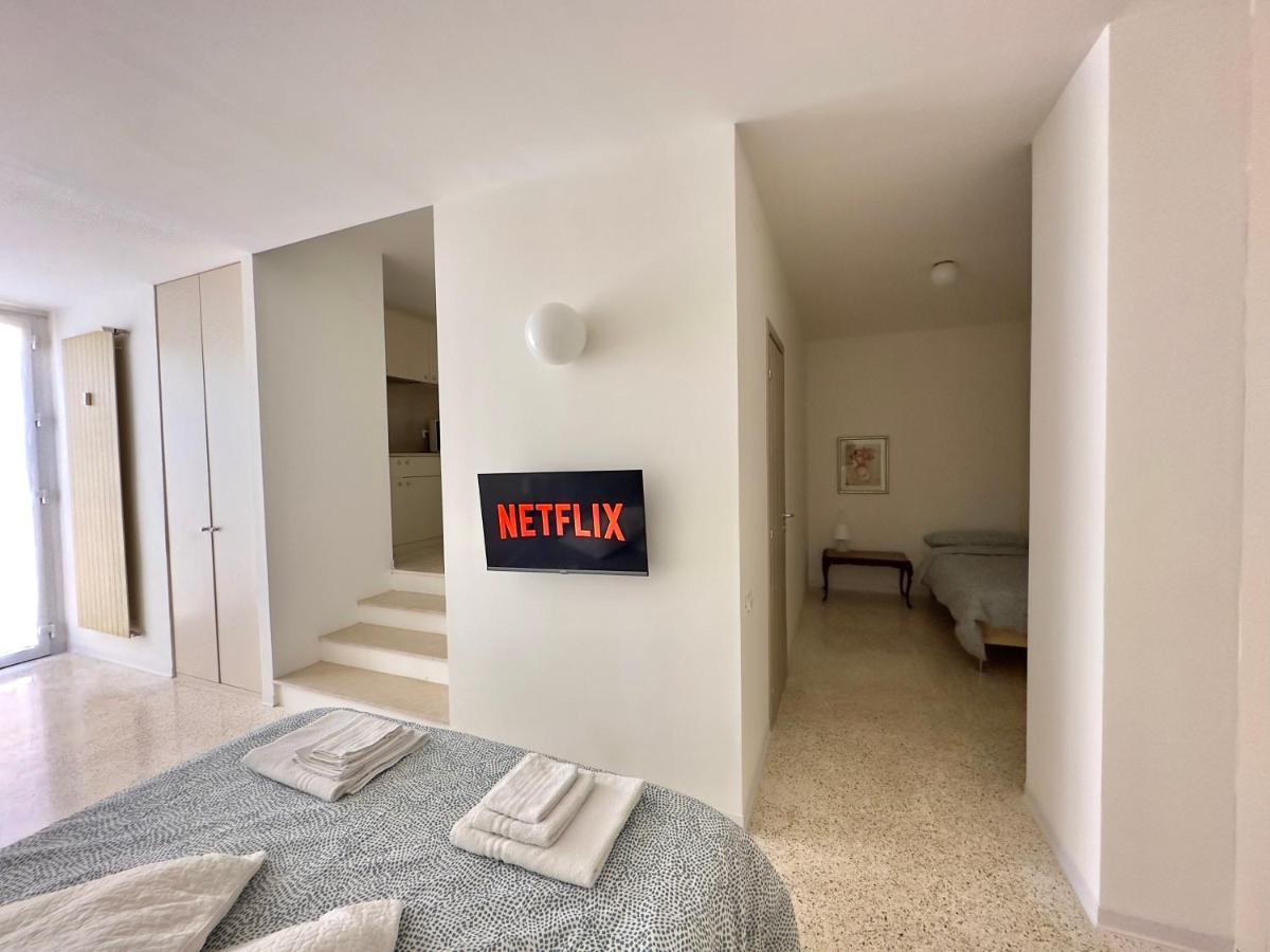 Minimal Apartment Navigli มิลาน ภายนอก รูปภาพ